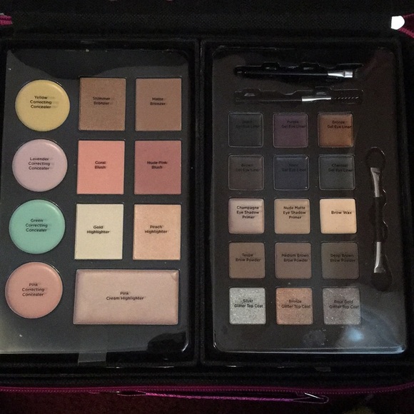 Makeup - Picture 2 of 4